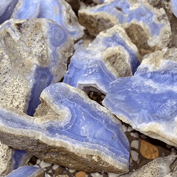 The Complete Guide to Types of Agate: Colors, Meanings & Identification